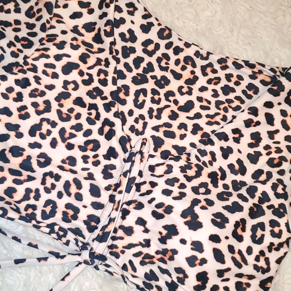 Bathing suit - Picture 2 of 2